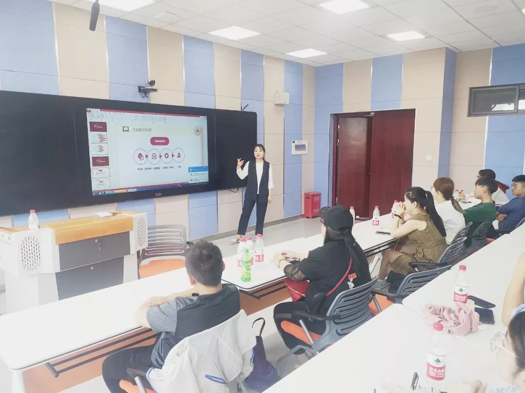 “汇聚爱心，共筑大学梦”---看网教师生将爱与善传递