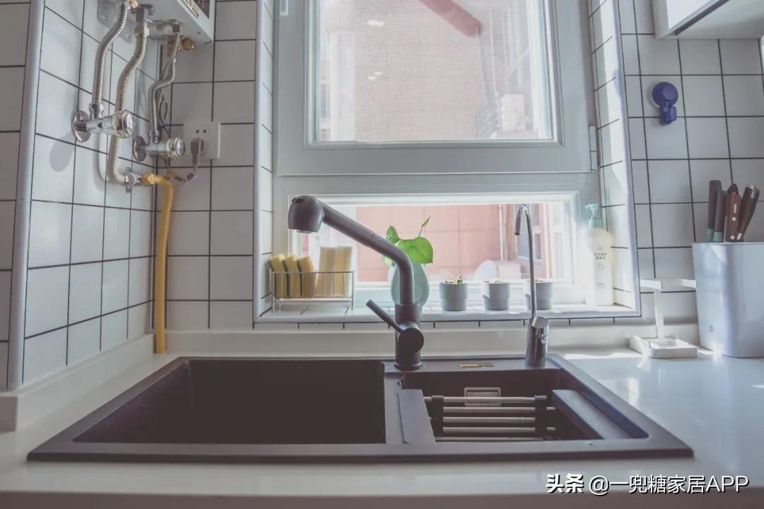 48平米小餐厅,双人小包厢餐厅可看电影