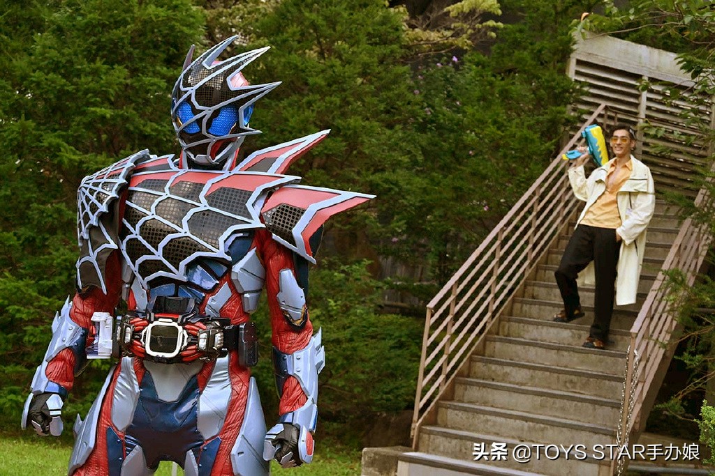 《假面骑士利维斯》原本要退场的他，竟然成为了三骑