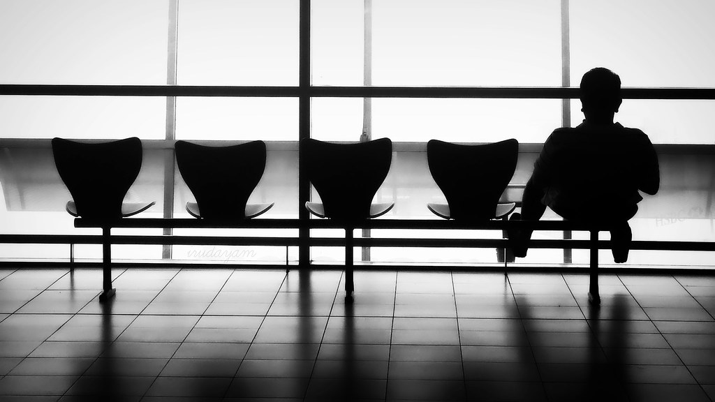 为什么成年人比未成年人沉迷游戏,为什么年轻人玩游戏比中年人厉害