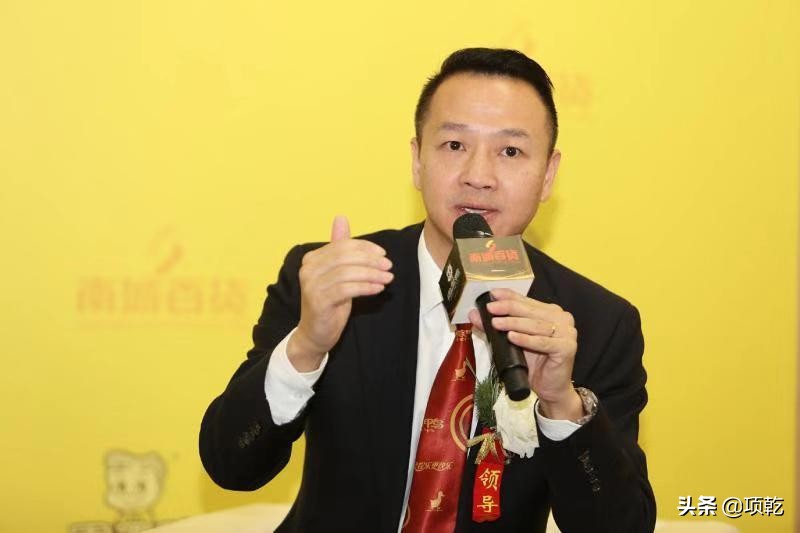 开一家周黑鸭店的条件和加盟费,周黑鸭经营模式是直营还是加盟