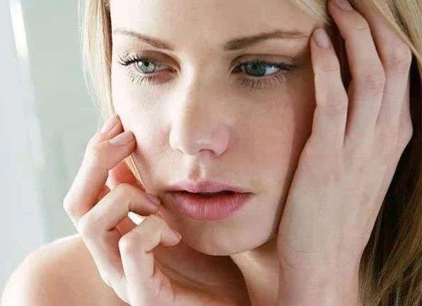 脸部过敏发红发痒怎么查过敏源,春季过敏脸部发红发痒怎么回事