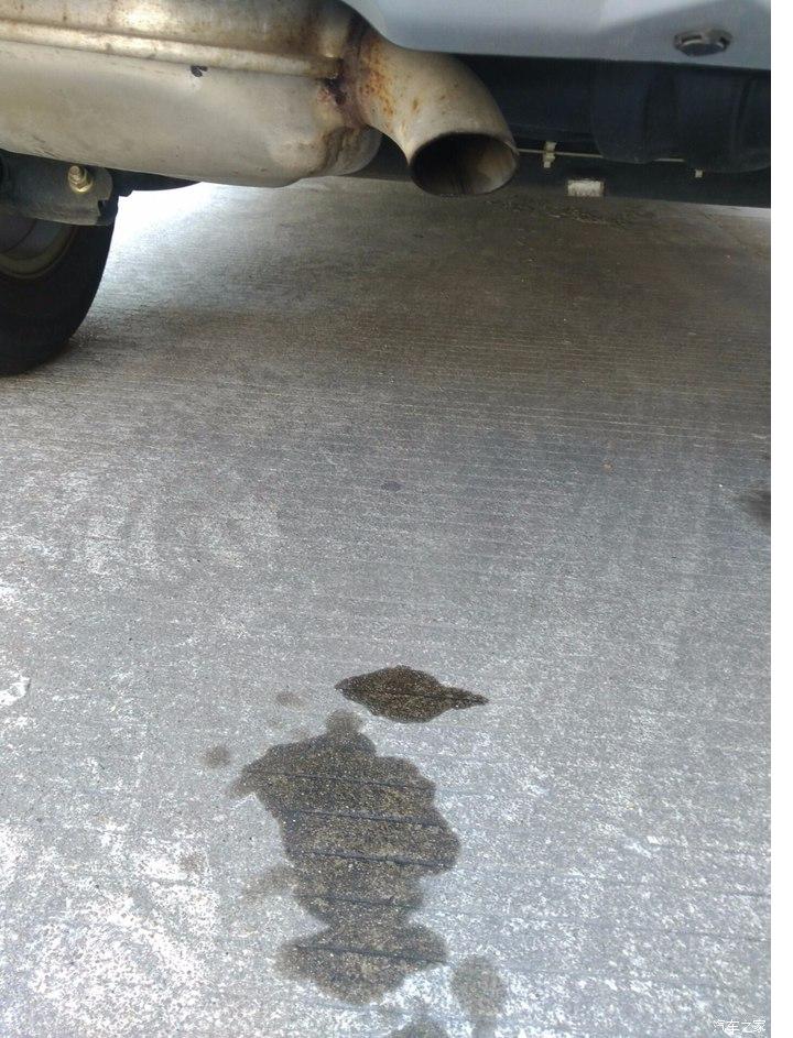 汽车排气管尾端水渍说明什么,汽车排气管怎么判断正不正常