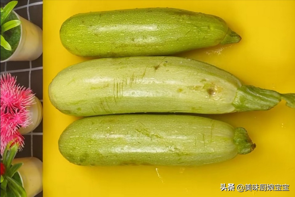 糖尿病人素炒西葫芦家常做法,黄色香蕉西葫芦糖尿病人能吃吗