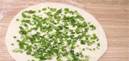 葱花饼发面用热水还是冷水,鸡蛋葱花饼用温水还是冷水