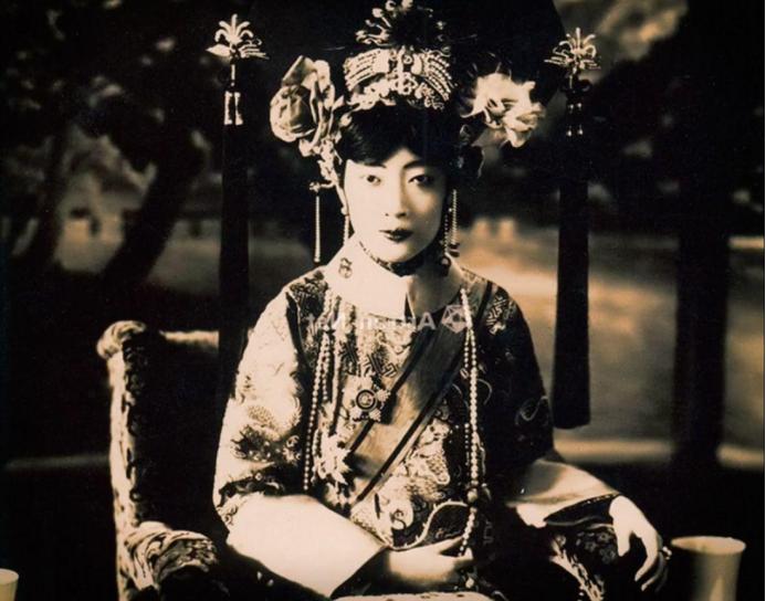 清朝皇帝怎样选妻妾,自古婚姻大事父母做主