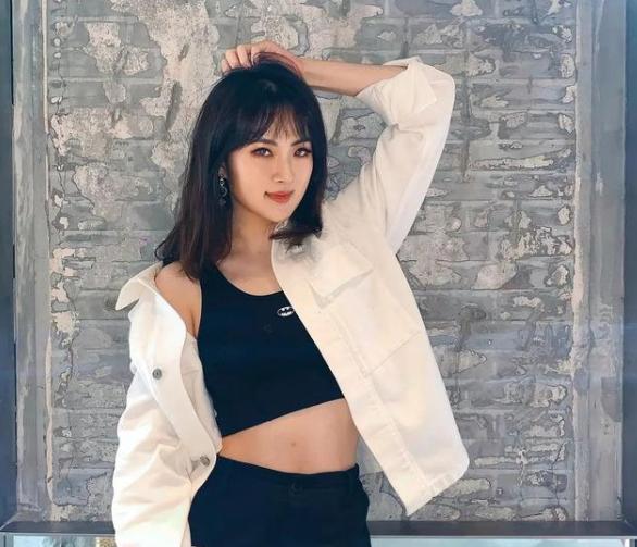 华为小公主：哈佛学霸不当赌王儿媳妇，和王子翩翩起舞组千亿女团