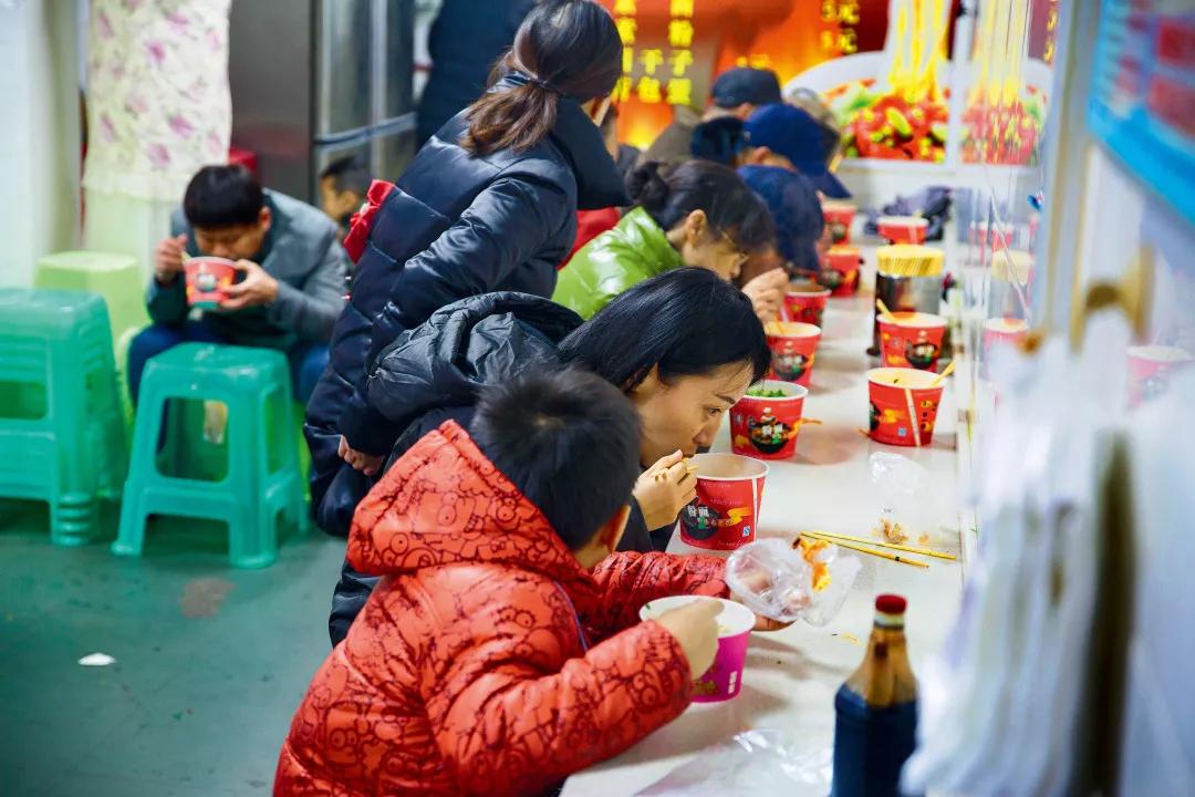 一座英雄的城市武汉,武汉怎么样这个城市发达吗