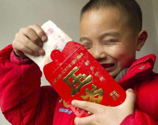 “吃顿饭2000块，过年红包才给500块”？宝妈霸气回怼，很解气