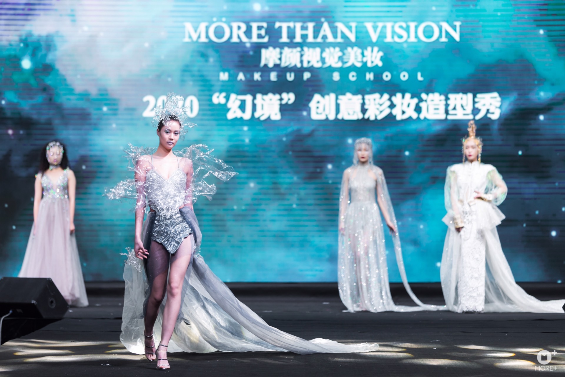 鏃跺皻cosmo鏃跺皻鐩涘吀2019,cosmo鏃跺皻鐩涘吀2020闆嗗悎