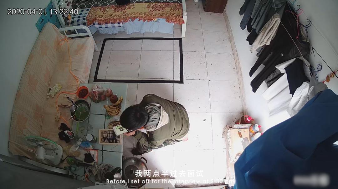 向对面出租屋射了一箭：80后妈妈王莹在城中村的实验艺术