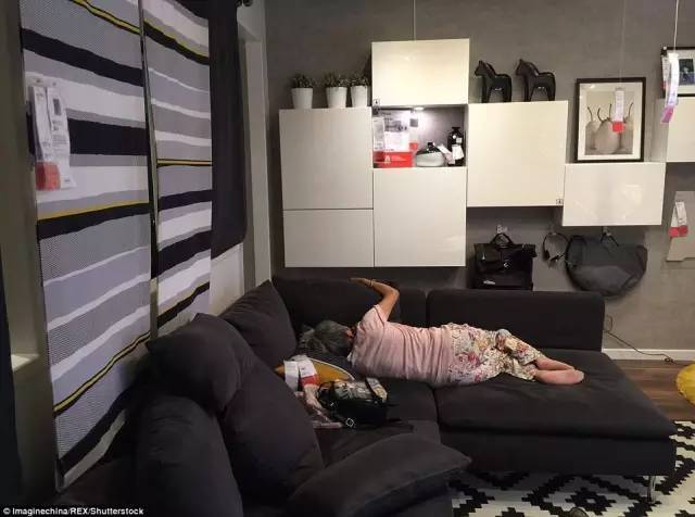 从卖火柴的小男孩到亿万富翁!他用生命颠覆生活