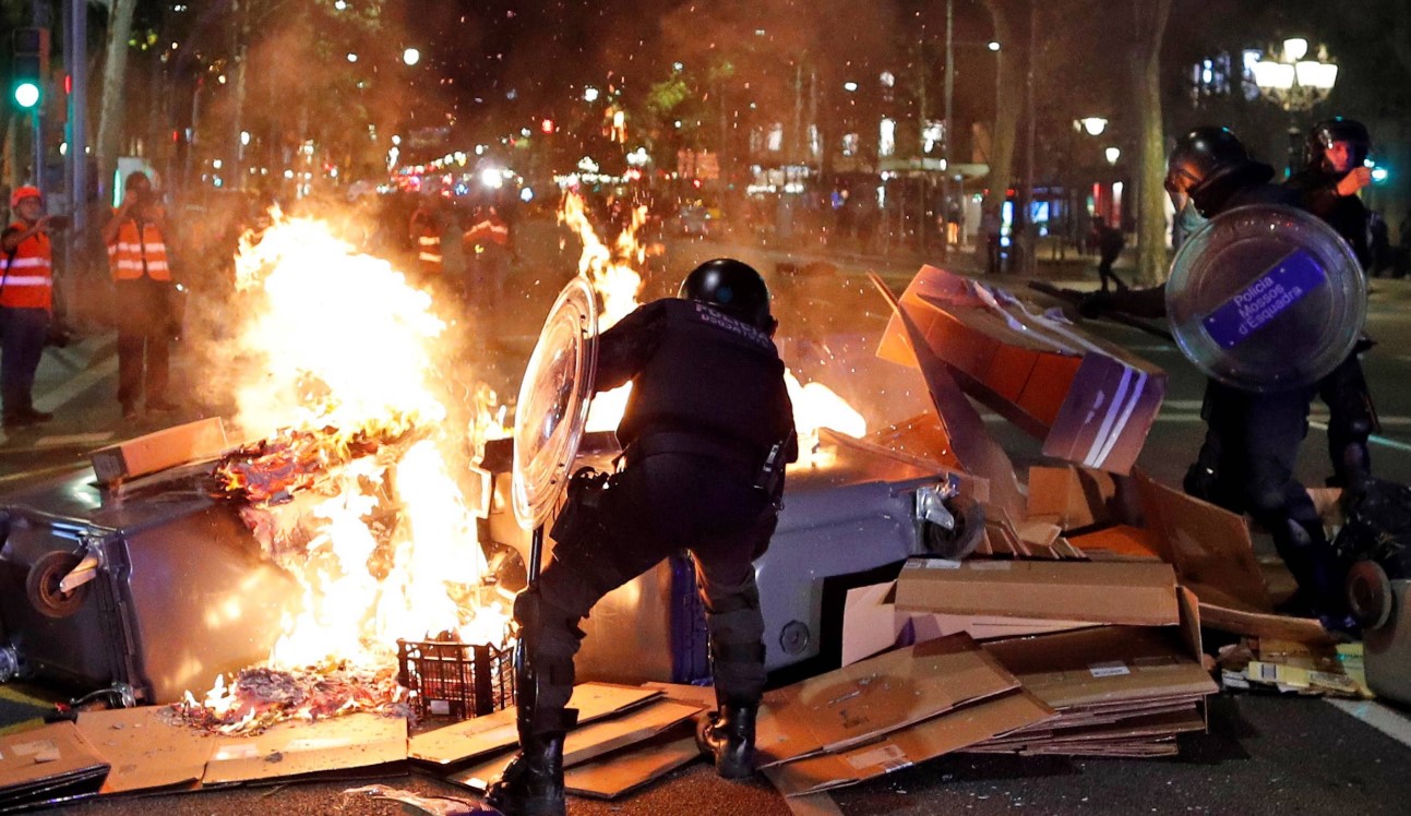 2012年西班牙国家德比皇马1-1巴萨,16-17国家德比皇马对巴萨的意义