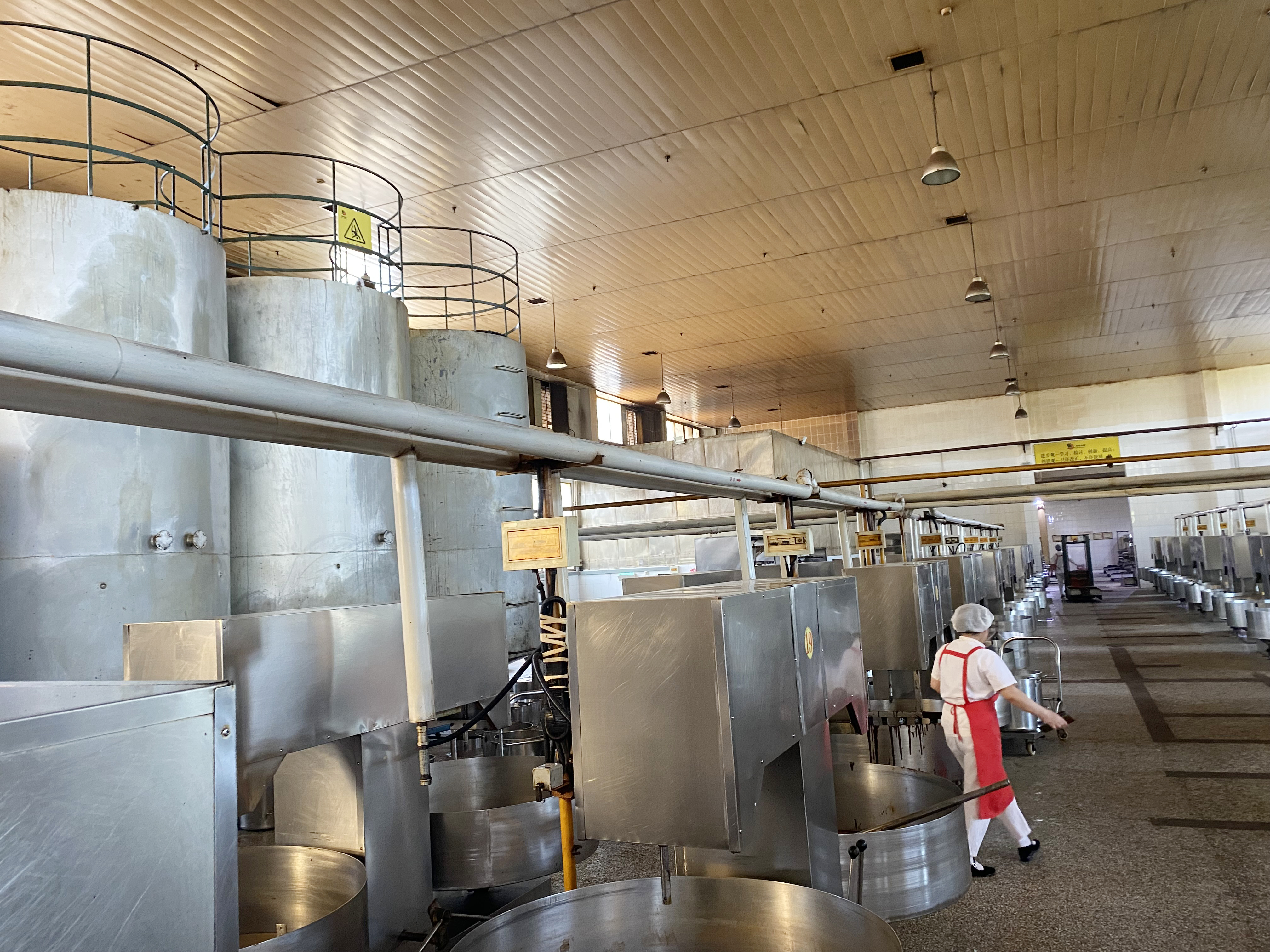 打卡潍坊网红甜品,打卡新品牌网红店品尝大师回锅肉