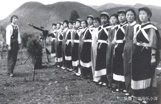 论用枪如何*飞机打**，我们是认真的！（漫画）