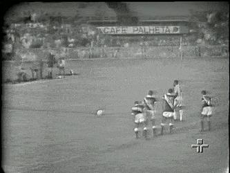 球王贝利效力过哪些俱乐部,球王贝利足球历史地位