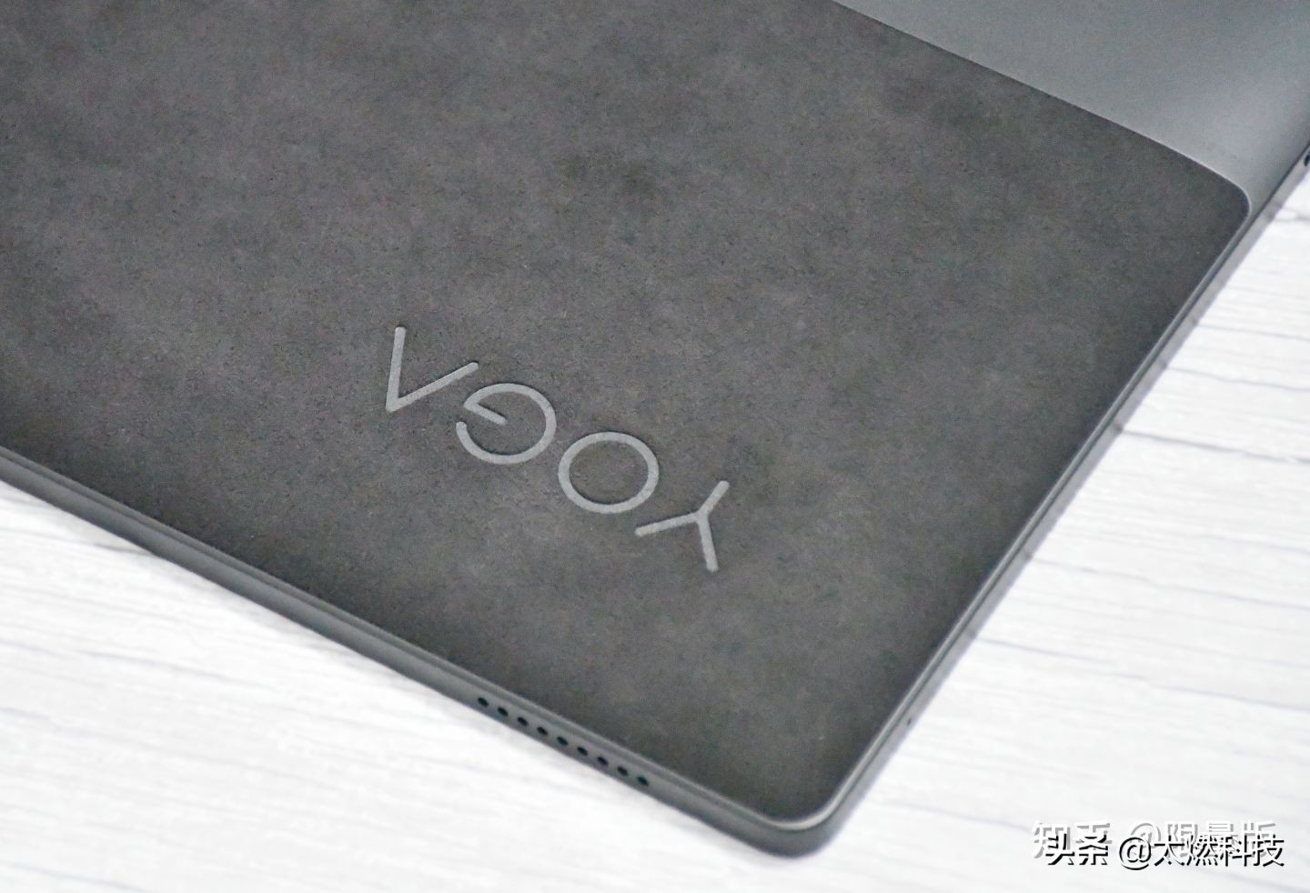 联想YOGAPadPro测评：平板电脑也能玩翻转支持视频输入大屏更个性