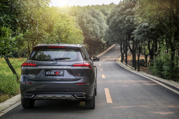 长安欧尚x7为什么比合资贵 (长安欧尚x7各价位区别)