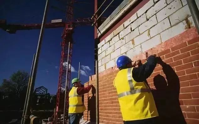 在美国开吊车一个月多少钱,华人在美国开吊车