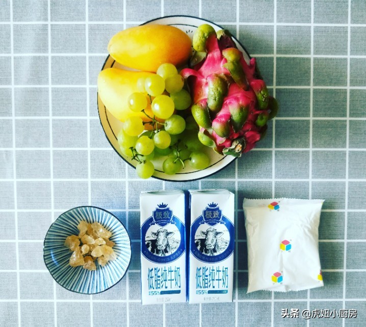 多种水果白凉粉果冻,夏日甜品自制水果白凉粉果冻