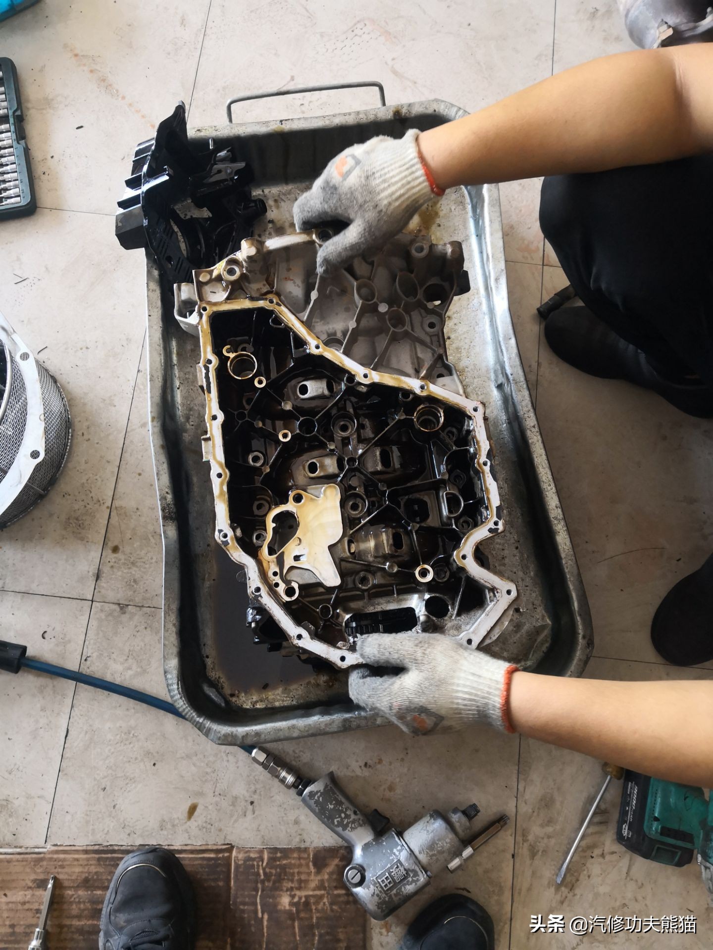 如何检测奥迪三代ea888是否烧机油,大众三代ea888发动机机油灯报警