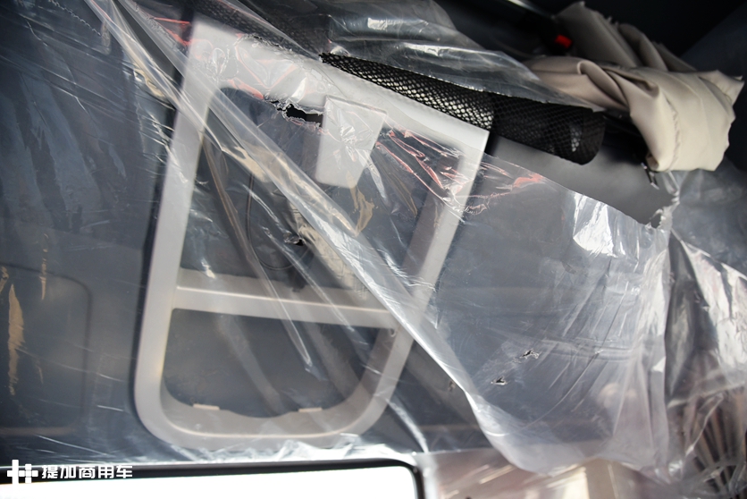 来自中国重汽的国民重卡，老司机带您重新认识豪沃T7H牵引车