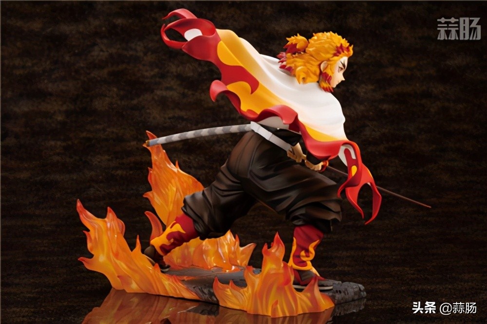 鬼灭之刃炼狱杏寿郎手办,鬼灭之刃炼狱杏寿郎高级手办