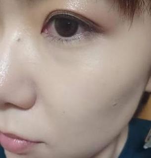 秋冬粉底水润不卡粉手法,秋冬底妆怎么搭配好看