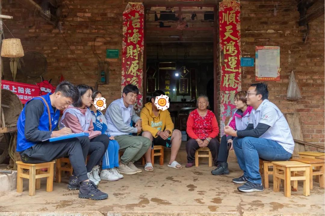 让爱穿越大山“陌上阳光”西部助学探访行动走进云南文山