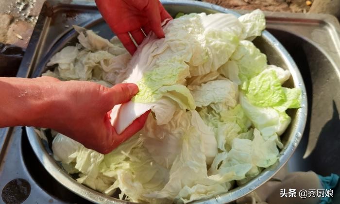 白菜猪肉饺子馅的做法白菜焯水么,白菜饺子带汤的做法大全