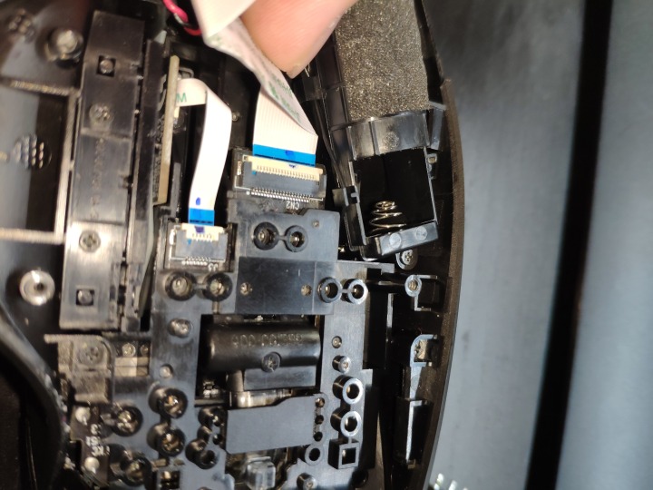 罗技g304鼠标如何拆卸侧键,罗技g604鼠标后盖怎么打开