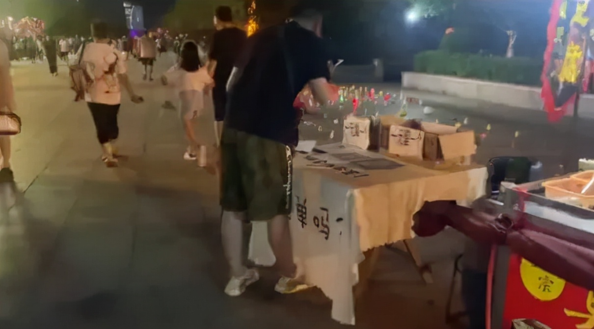 莆田街头惊现“一块钱爱情买卖”!一块钱就能脱单?