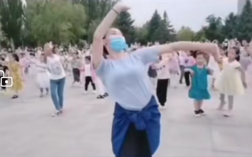 塞外明珠“翁牛特旗小天鹅艺术团”