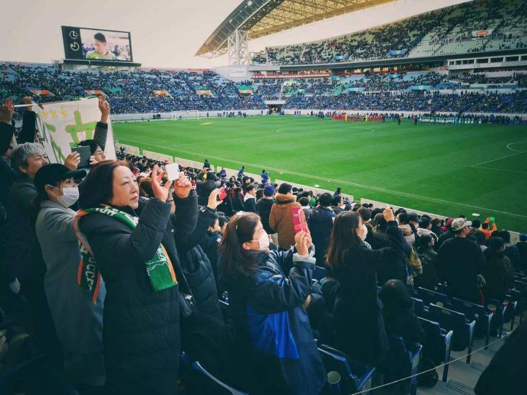 日本运动类动漫足球,有哪些运动竞技类动漫比较经典