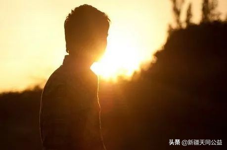 回忆录，一位感染5年HIV的设计师自述...