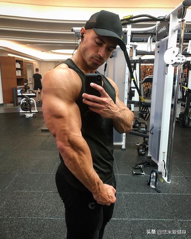 肱二头肌训练动作无器械麒麟臂,大臂内侧肱三头肌怎么练