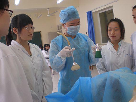 为何“产钳”有危害，但很多医院却还是坚持使用？医生说出了实情