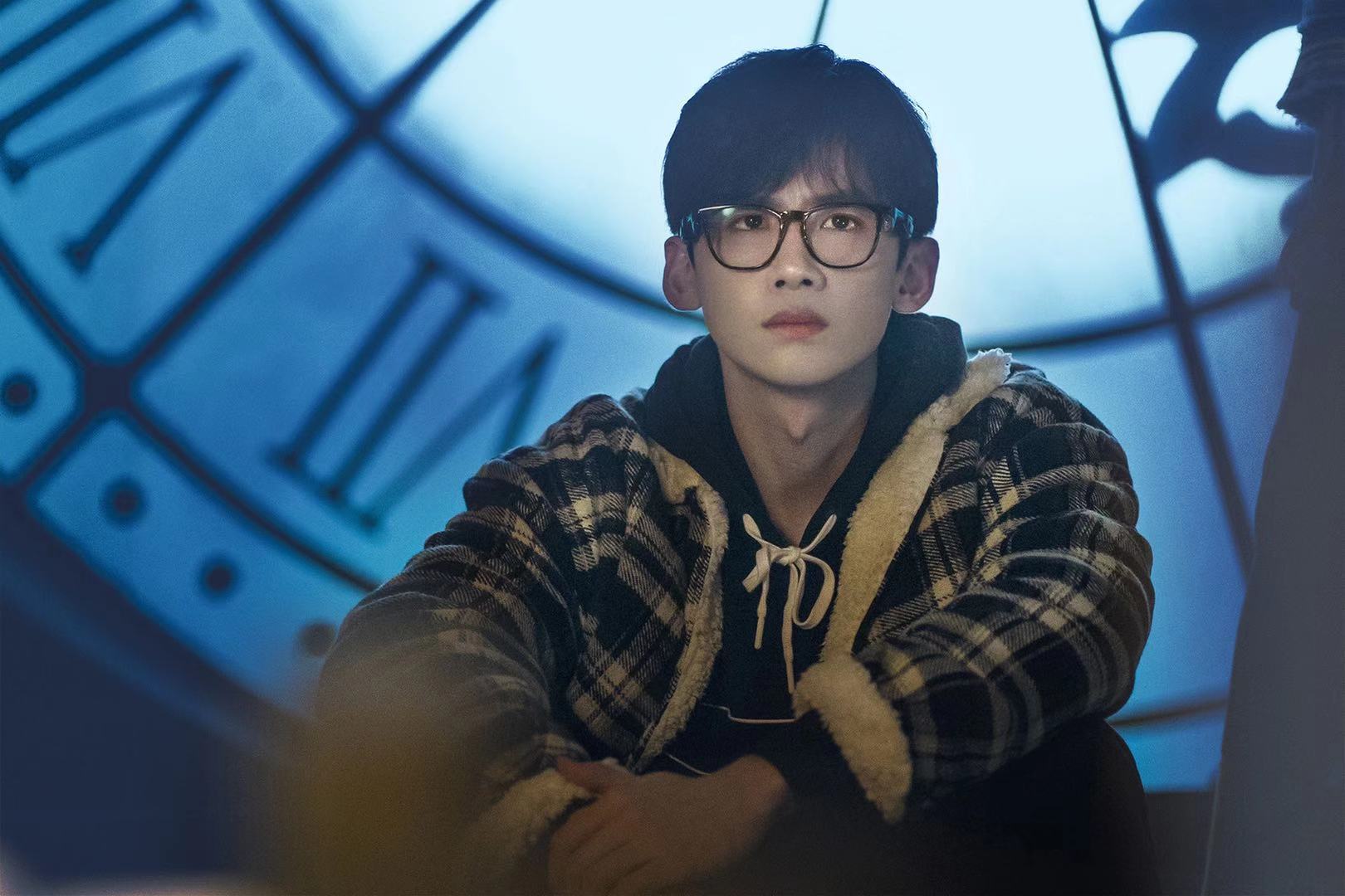 井柏然王一博白敬亭搞怪拍照,井柏然白敬亭朋友圈互动