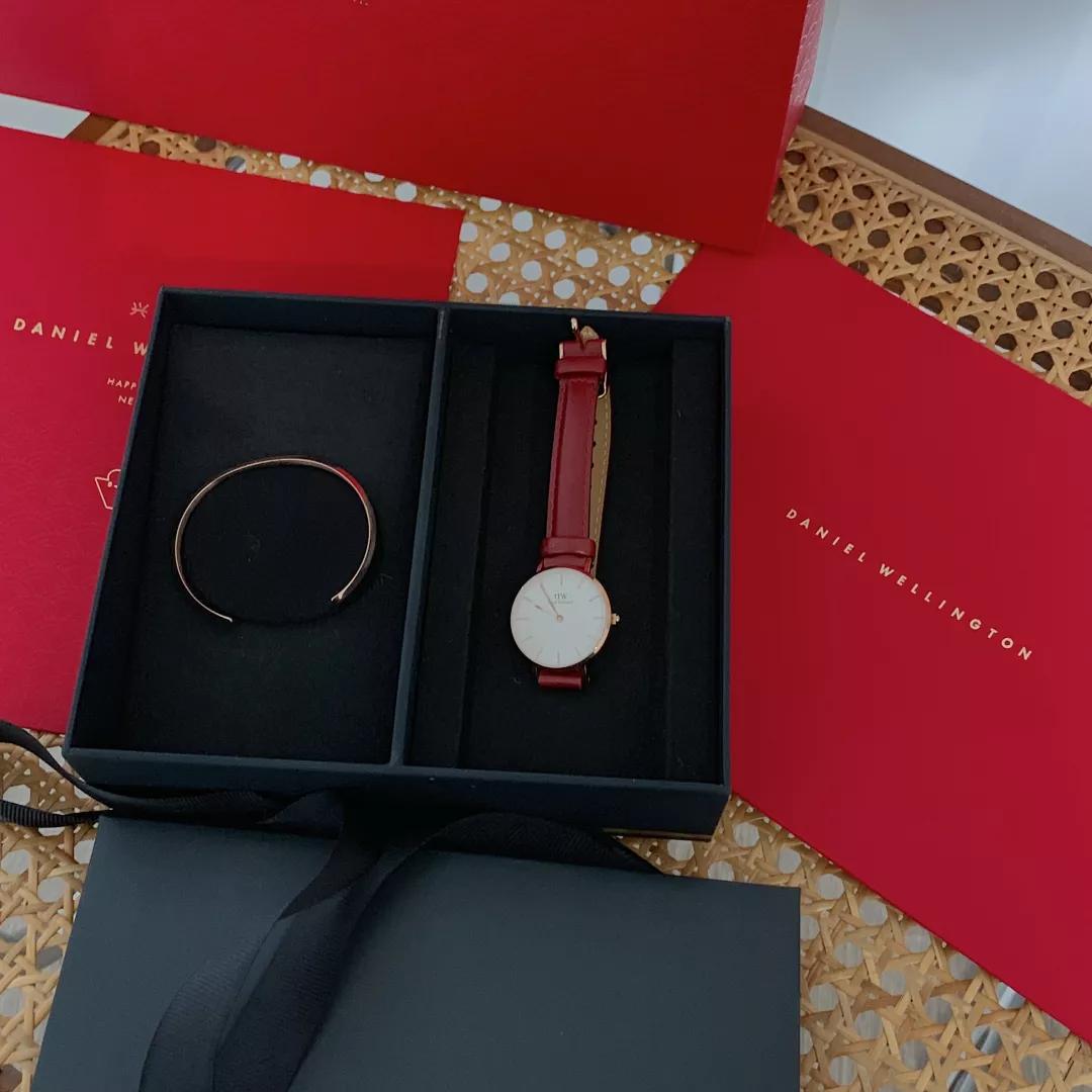 红色分享,红色系单品穿搭技巧变身活力少女