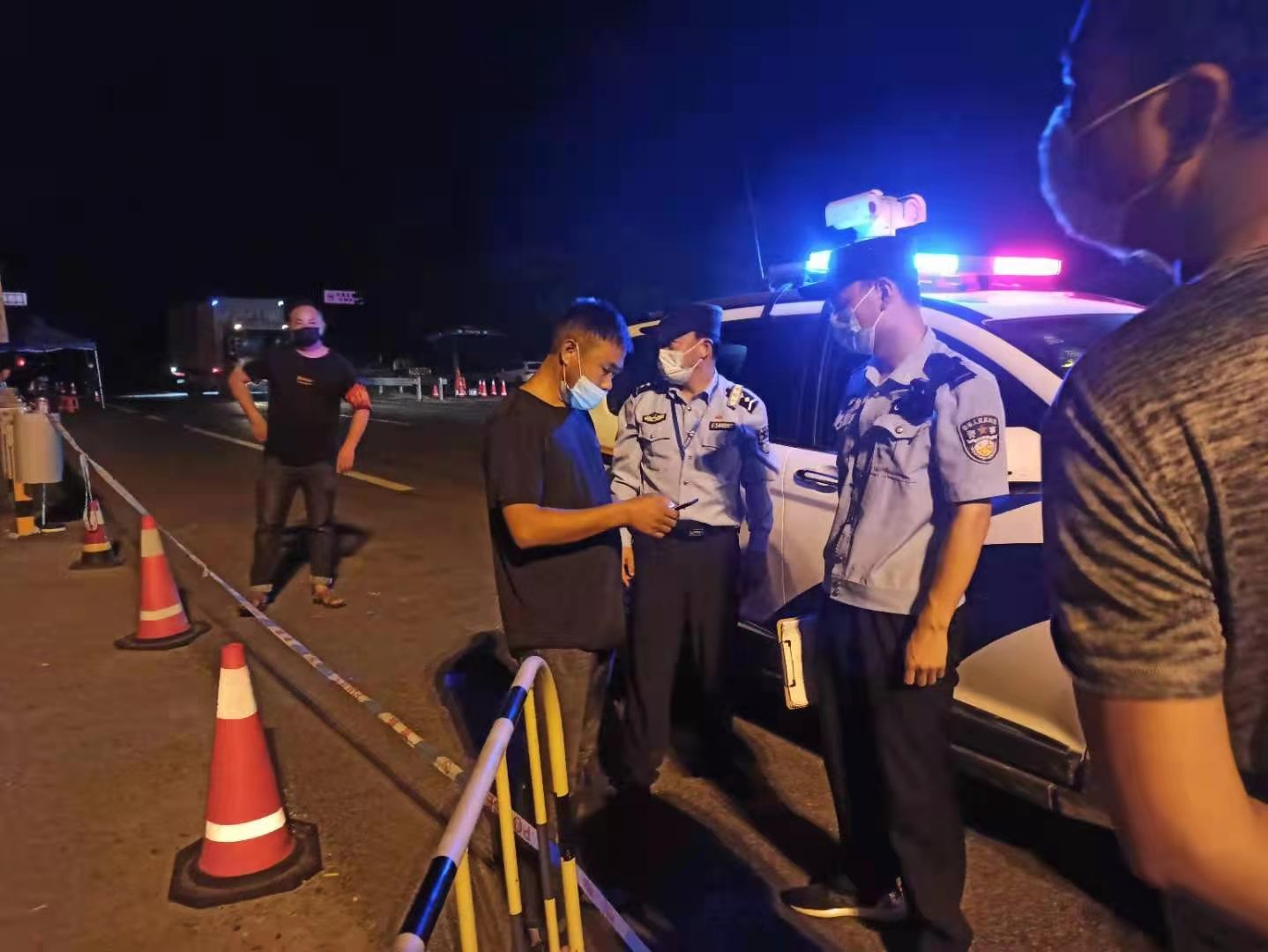 数据战“疫”快字当先丨淮安公安分局疫情防控“第二战场”显身手