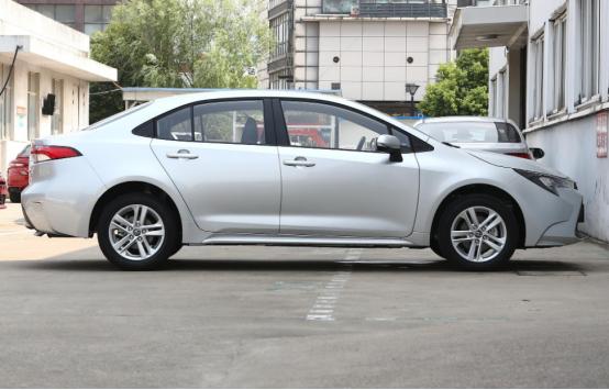 入门即是高配,性价比不错,体验2021款丰田雷凌