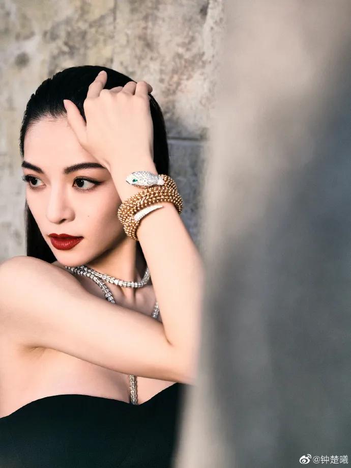 塌鼻梁低三根如何变成高鼻梁,鼻梁低怎么弄才好看