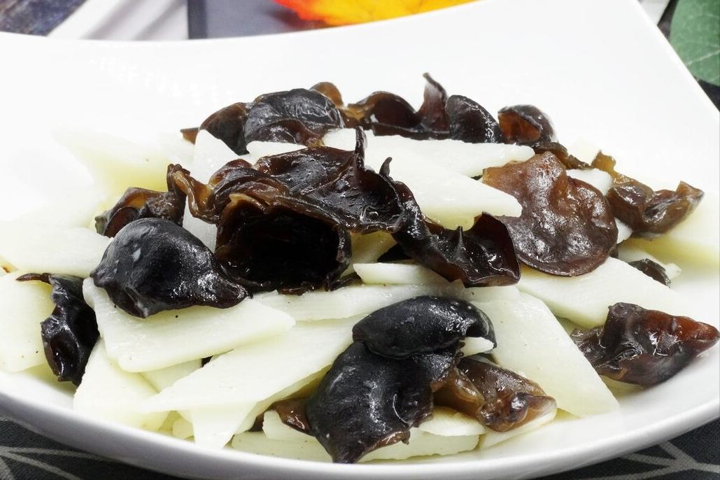 铁锅炒山药为什么会发黑,炒山药怎么不变黑