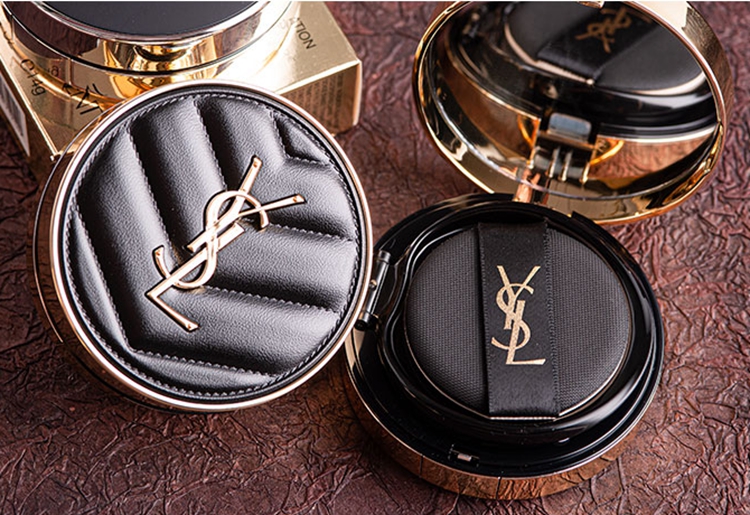 5款明星气垫实测,圣罗兰高级感十足,阿玛尼红盒用一次就够了