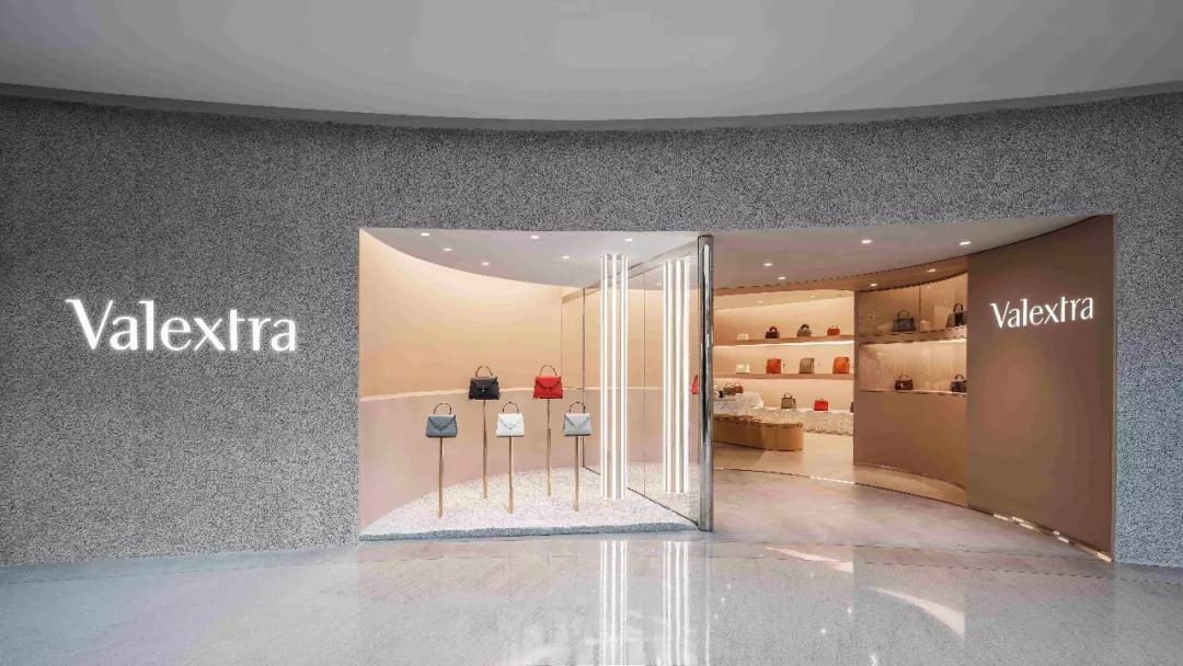 中国4亿千禧一代特别爱买奢侈品和限量版;美国时尚零售一泻千里