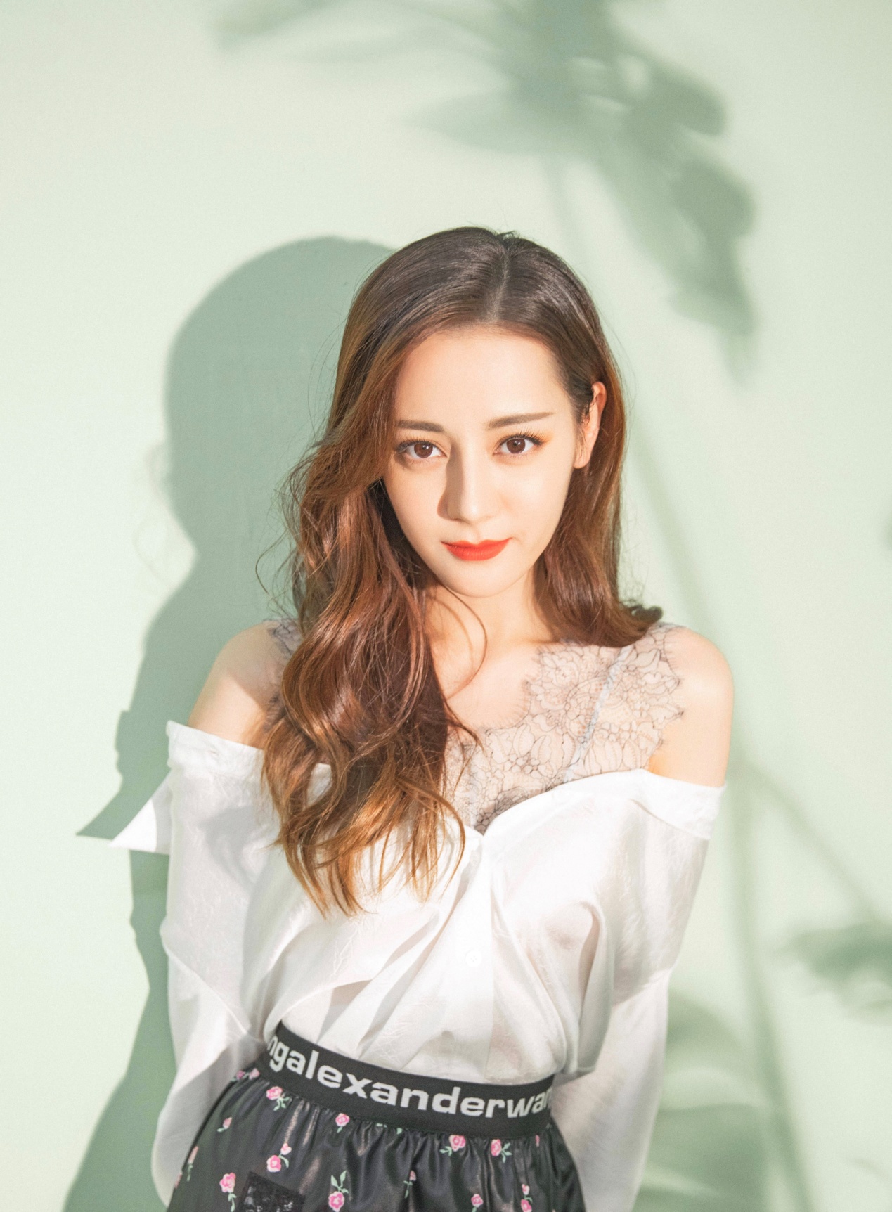 天生的美人胚子,脸上一般具有4个特征,淡妆浓妆都很好看