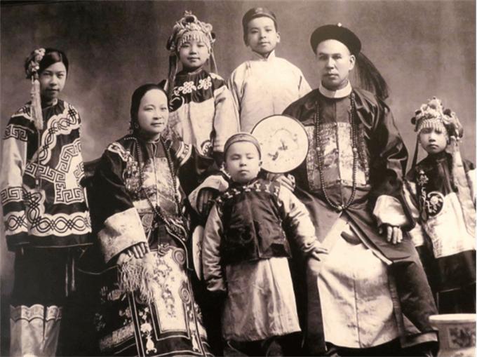 叶挺给童养媳300大洋，要求解除婚约，她却拿钱买下一间庵堂