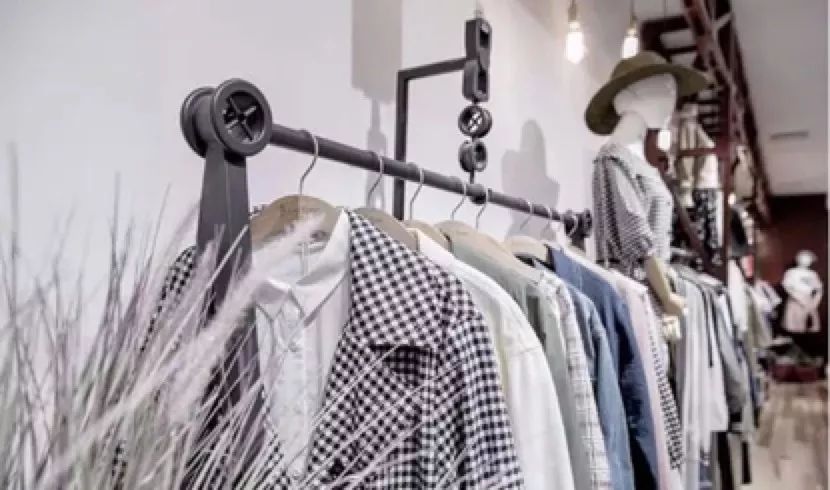 盘点阿依莲那些年夏季流行款式,阿依莲衣服测评