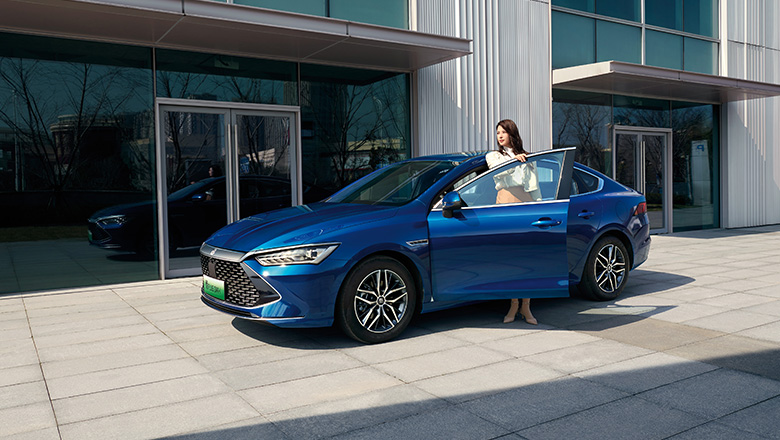 秦混动与卡罗拉双擎,秦plus新能源pk卡罗拉双擎