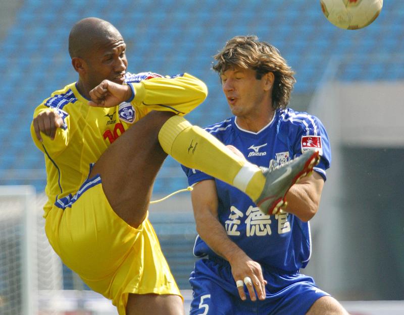 为什么有那么多的外援来中超踢球,甲a巴西外援